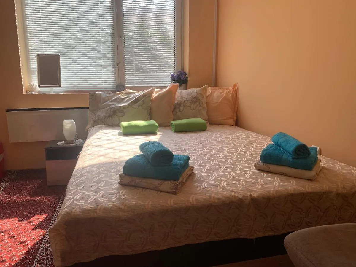 One Bedroom Apartment Near Downtown Sofía